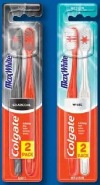 COLGATE MAX WHITE Periuță de dinți Soft Charcoal / Medium White 2 bucăți
