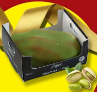 Deluxe Prăjitură în formă de fruct cu mousse de fistic 105 g